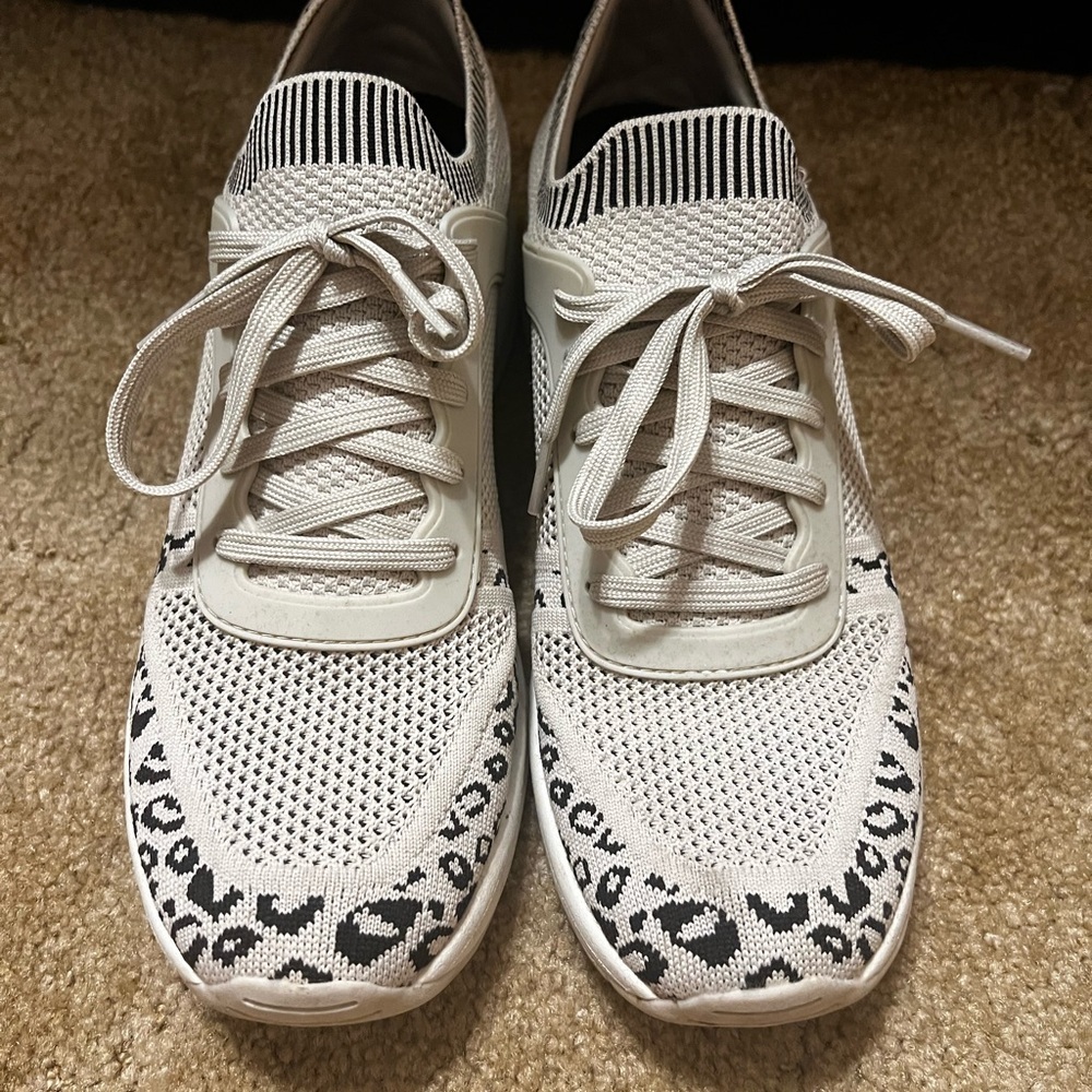 Skechers White and Black Athletic Shoes